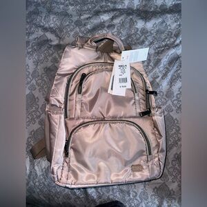 Lug Sand Taupe Hatchback